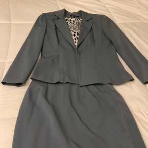 3 Piece Larry Levine Business suit size 10